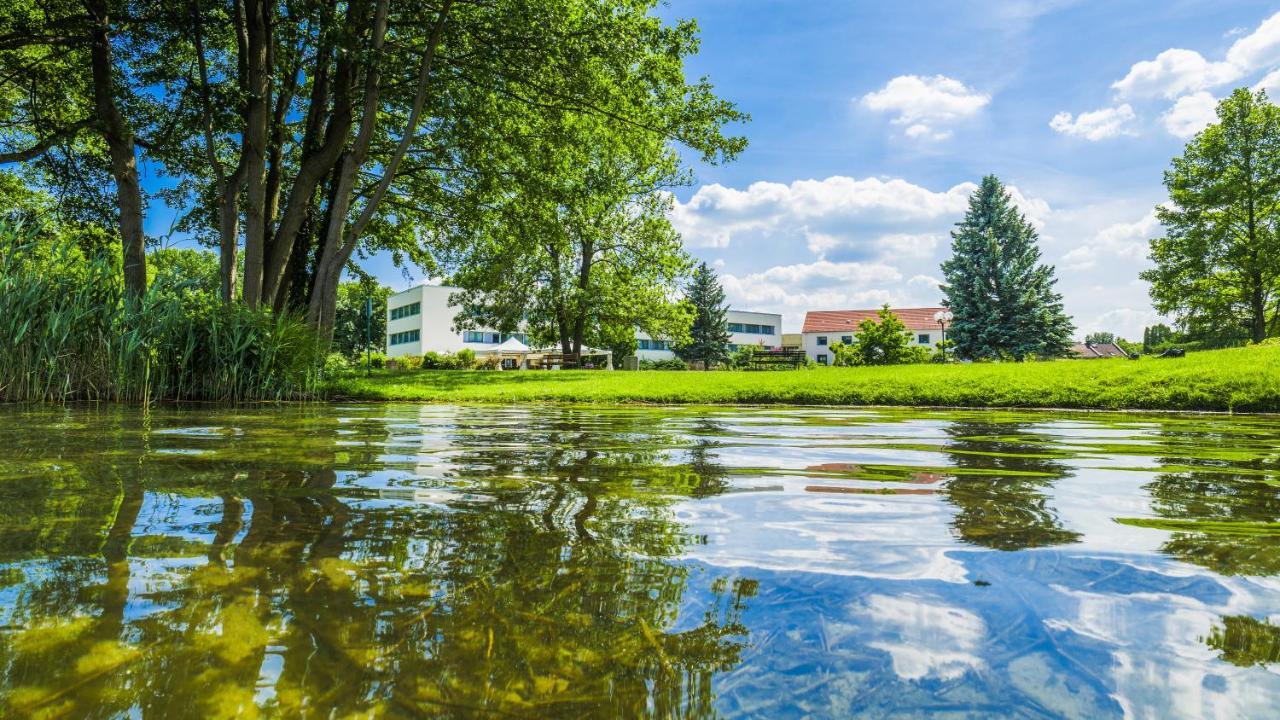 Seepark Hotel Am Wandlitzsee Exterior photo